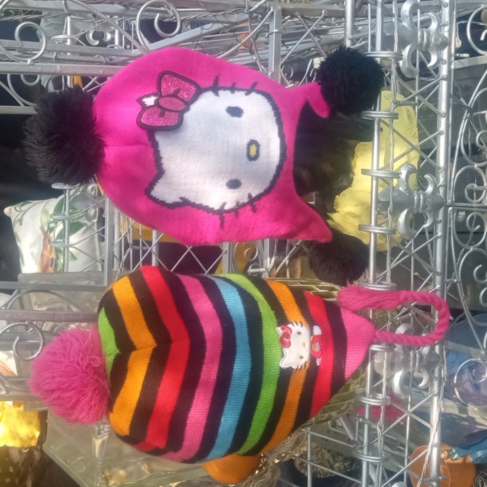TWO KIDS HELLO KITTY WINTER HATS